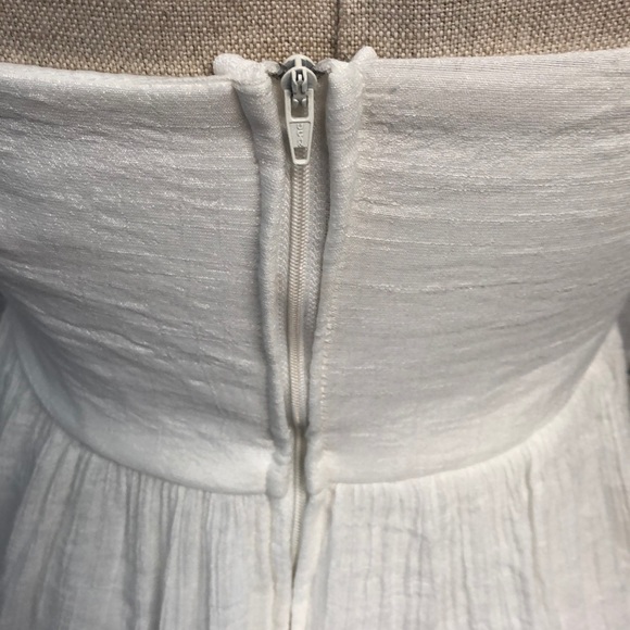 Teeze Me Halter Dress With Ruffle Bottom EUC - Picture 5 of 7